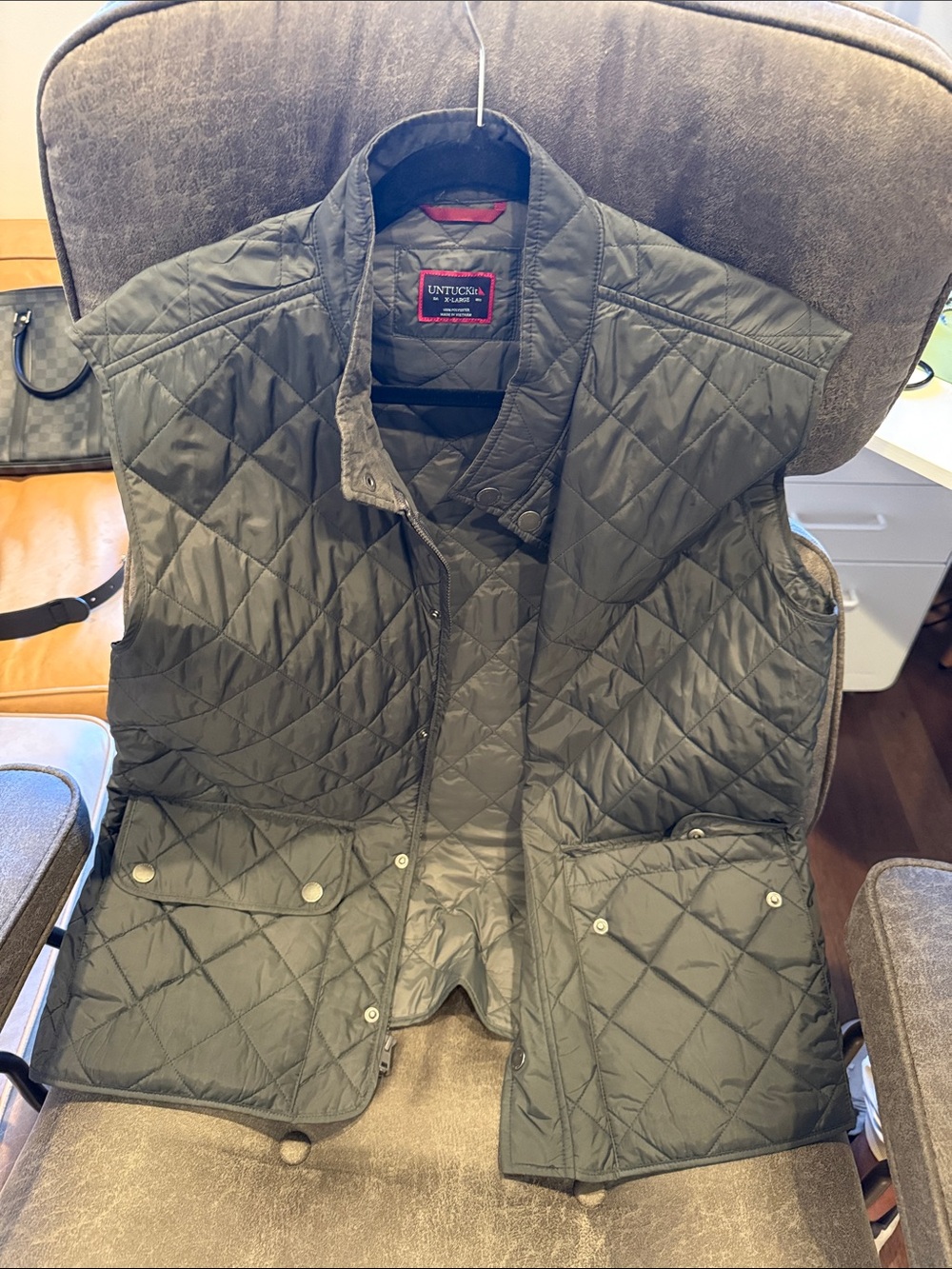 UNTUCKit Olive Quilted Men's Vest
